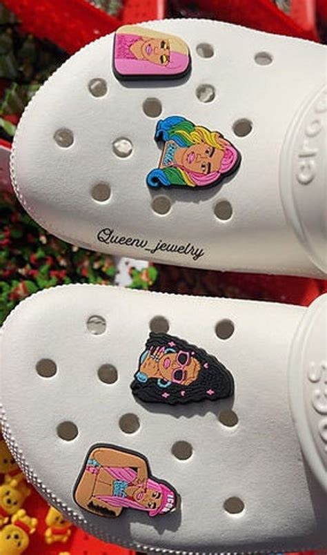 nicki minaj croc charms.